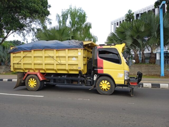 Truk tanah