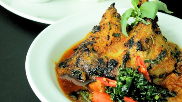 Bebek bakar woku Santika BSD