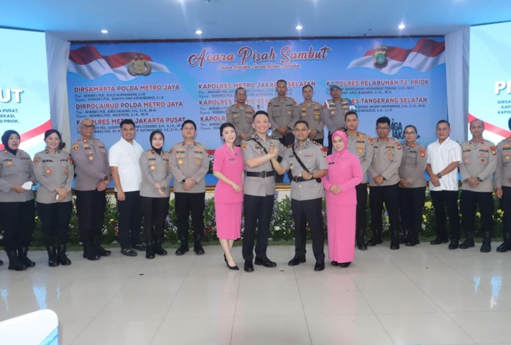 AKBP Boy Jumalolo resmi dilantik sebagai Kapolres Tangerang Selatan dalam acara pisah sambut pejabat Polda Metro Jaya yang dipimpin Kapolda Irjen Pol Asep Edi Suheri di Gedung Promoter Polda Metro Jaya.