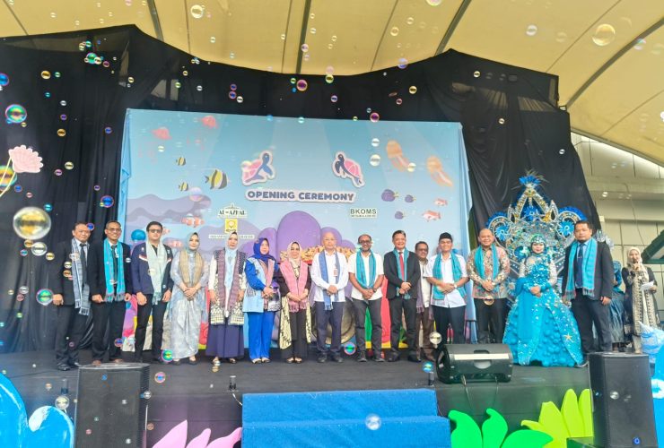 Opening Ceremony Universal 2026 SMP Islam Al-Azhar BSD di Tangerang Selatan menampilkan jajaran pimpinan sekolah dan tamu undangan dengan tema “Dive Into Action, Save The Ocean”, Rabu (7/1/2026).