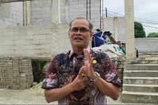 Kepala SMP Negeri 10 Tangerang Selatan Kunardi memberikan klarifikasi terkait isu infaq wajib yang viral di media sosial