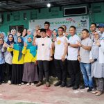 Wakil Walikota Tangerang Selatan Pilar Saga Ichsan berfoto bersama pengelola dan anggota Bank Sampah Gas Berlin RW 09 Bakti Jaya, Kecamatan Setu.