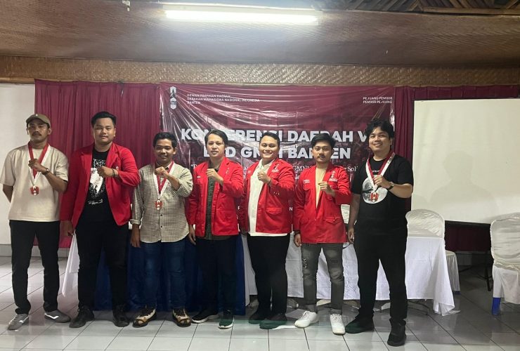 Ketua terpilih GMNI DPD Banten Bung Zein bersama pengurus dan kader usai Konferda VI GMNI Banten 2026 di Villa Wira Carita.
