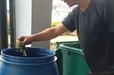 Tong komposter pengolahan sampah organik di salah satu pasar tradisional Kota Tangerang Selatan