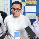 Wakil Walikota Tangerang Selatan Pilar Saga Ichsan memberikan keterangan kepada wartawan saat meninjau SDN Rawabuntu 01 terkait kasus dugaan pelecehan seksual terhadap siswa
