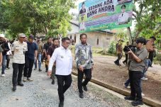 Jalan desa baru yang dibangun oleh Pemprov Banten untuk mendukung pertanian, pendidikan, dan pariwisata.