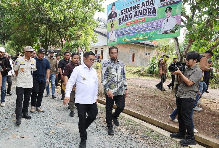Jalan desa baru yang dibangun oleh Pemprov Banten untuk mendukung pertanian, pendidikan, dan pariwisata.