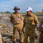 Bupati Tangerang meninjau lahan TPA Jatiwaringin untuk pembangunan PSEL.