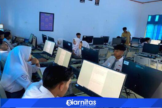 Siswa SMA sedang mengakses portal SNPMB 2026 untuk pendaftaran SNBP melalui laptop