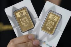 Harga emas Antam hari ini Senin 2 Februari 2026 naik tajam dan tembus Rp3 juta per gram