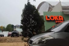 Bangunan GOR Loka Padel di Jalan Tandon Ciater Tangsel yang terancam disegel Satpol PP karena diduga melanggar Perda Bangunan Gedung.