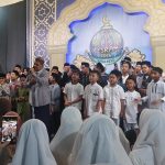 Penampilan Haddad Alwi bersama puluhan anak yatim dalam Festival Ramadan 2026 di SMA Al Azhar BSD, Tangerang Selatan.
