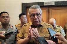 Walikota Tangerang Selatan Benyamin Davnie menyampaikan program lubang biopori sebagai solusi pengelolaan sampah