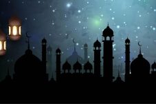 Umat Islam berdoa dan berzikir pada malam Nisfu Syaban sebagai momentum memohon ampunan Allah Swt