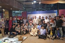 Pengurus dan anggota PWI Kota Tangerang Selatan bersama jajaran BRI foto bersama dalam acara buka puasa bersama untuk mempererat sinergi media dan perbankan di Tangerang Selatan.