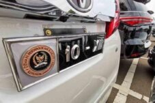 Pelat Nomor DPR